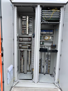 Photo de galerie - Réalisation des armoires de gestion du tramway de la conception à la réception 