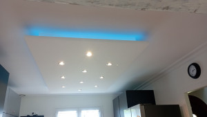 Photo de galerie - Double plafond décoratif avec éclairage LED