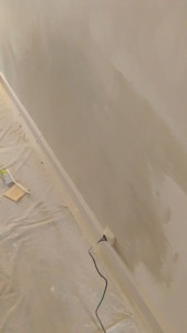 Photo de galerie - Ratissage mur abîmé 