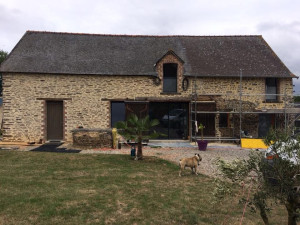 Photo de galerie - Joint de pierre et finition entourage.