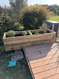 Photo de galerie - 	•	Bac à fleurs en bois 