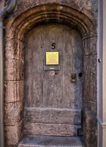 Photo de galerie - Restauration d'une porte en bois