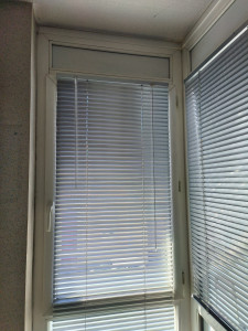 Photo de galerie - Pose de stores sur fenêtres