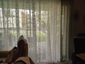 Photo de galerie - Coupe et ourlets rideaux et pose