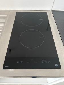 Photo de galerie - Installation plaque à induction sur évier kitchenette 