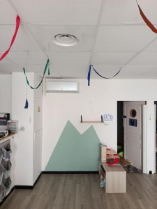 Photo de galerie - Création de montagne en peinture pour une crèche