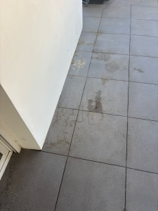 Photo de galerie - Nettoyage terrasse en carrelage 