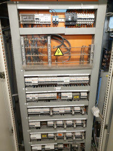 Photo de galerie - Remise à neuf d’une armoire électrique dans une usine de tris à lanion
