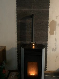 Photo de galerie - Pose de poêle a granules et conduit extérieur