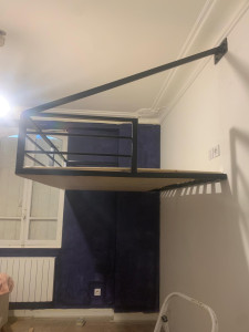 Photo de galerie - Montage de petit mezzanine à hauteur.