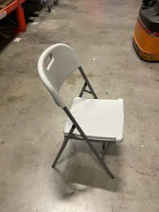 Photo de galerie - Salon de jardin (tables et chaises)
