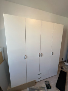 Photo de galerie - Assemblage d'une armoire