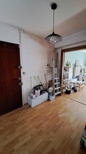 Photo de galerie - Chantier 4 - Pendant (dépose de fibre, enduit et ponçage, création d'un mur décoratif sur la partie basse)