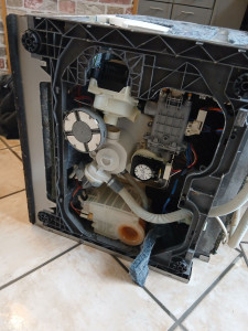 Photo de galerie - Réparation fuite lave vaiselle