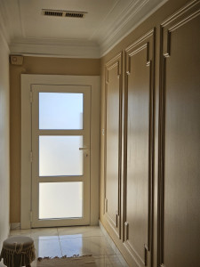 Photo de galerie - Pose moulures et peinture 