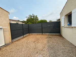 Photo de galerie - Pose clôture plus soubassement 