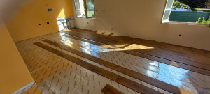 Photo de galerie - Pose de sol stratifié dans toute la maison.