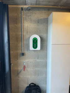 Photo de galerie - Installation d’une borne électrique Schneider domestique, avec son parametrage consommation client (9Kva)