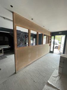 Photo de galerie - Pose d’une cloison 