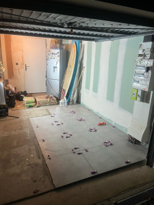 Photo de galerie - Réalisation pose de carrelage + peinture.