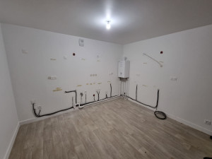 Photo de galerie - Installation électrique complète d'une cuisine avant sa pose.