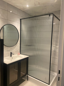 Photo de galerie - Mise en place douche a l’italienne + meuble salle de bain + faux plafond et spots