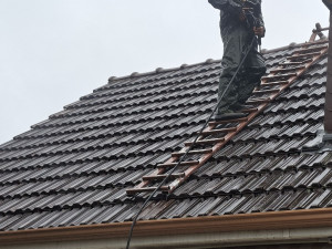Photo de galerie - 
Lavage de toit et peinture.
