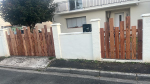 Photo de galerie - J’ai créé un portail + un portillon sur-mesure avec du bois exotique de terrasse