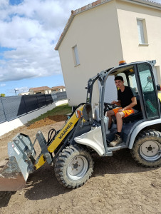 Photo de galerie - Terrassement en cours dans un terrain. pour remise à niveau 