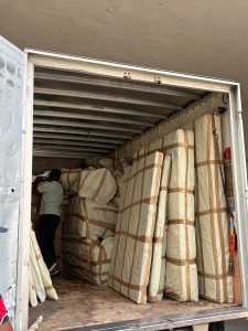 Photo de galerie - Rangement du mobilier dans le camion 
