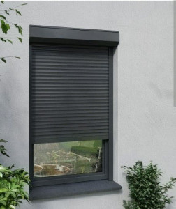 Photo de galerie - Pose fenêtre en PVC et aluminium et bois et volets 