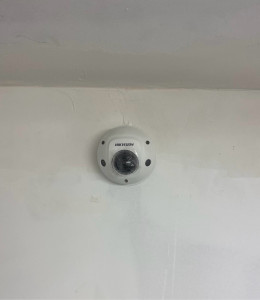 Photo de galerie - Installation de caméra marque HIKVISION. 