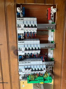 Photo de galerie - Mise en conformité tableau électrique 