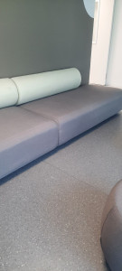 Photo de galerie - Nettoyage fauteuil d'une salle d'attente 