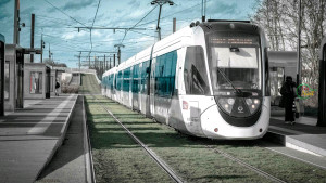 Photo de galerie - Photo creative arrêt tram t12 la ferme neuve Grigny 