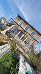 Photo de galerie - Pose d’échafaudage réalisée afin de garantir un accès sécurisé aux zones en hauteur.