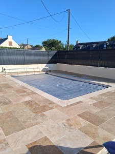 Photo de galerie - Terrasse et margelles en travertin