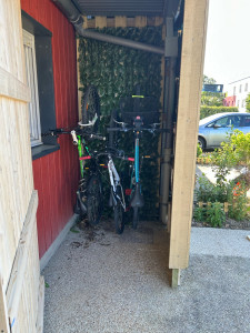Photo de galerie - Réalisation d’un abris pour vélos