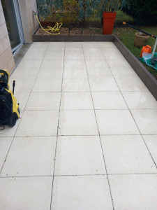 Photo de galerie - Passage au karcher après pulvérisation du produit