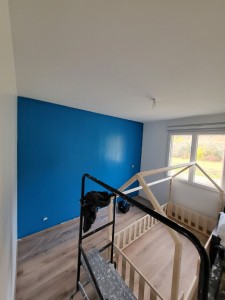 Photo de galerie - Mise en applications d'un bleu pastel dans un pavillon  fin de construction à varzy 