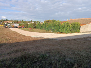 Photo de galerie - Décapage et empierrement pour chemin d'accès 