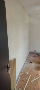 Photo de galerie - Préparation des murs , enduit de lissage, ponçage, peinture AVANT 