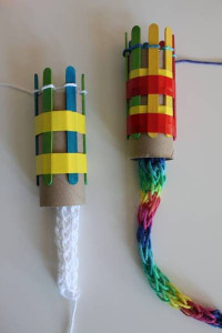 Photo de galerie - Atelier tricotin en materiel de recup