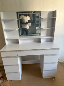 Photo de galerie - Coiffeuse 