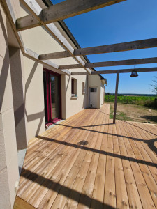 Photo de galerie - Création d’une terrasse en Douglas sur plot