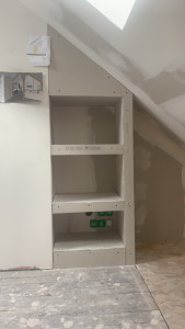 Photo de galerie - étagère placo bandes