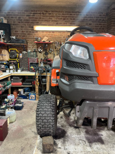 Photo de galerie - Réparation tracteur tondeuse Husqvarna 