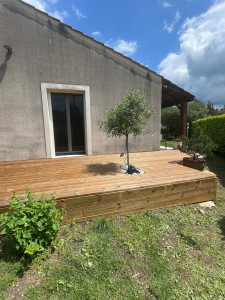 Photo de galerie - Finitions sur terrasse bois + saturateur 