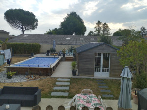 Photo de galerie - Montage d'une piscine et d'un pool house tout équipé
