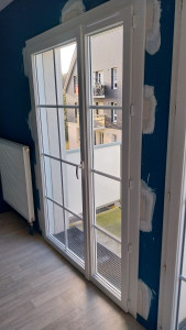 Photo de galerie - Remplacement du bloc porte fenêtre suite à un incendie sur le balcon.